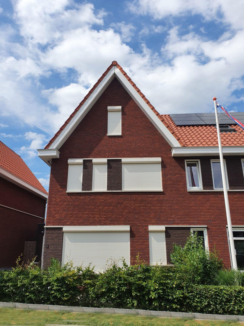 Byzon Rolluiken wit hele woning