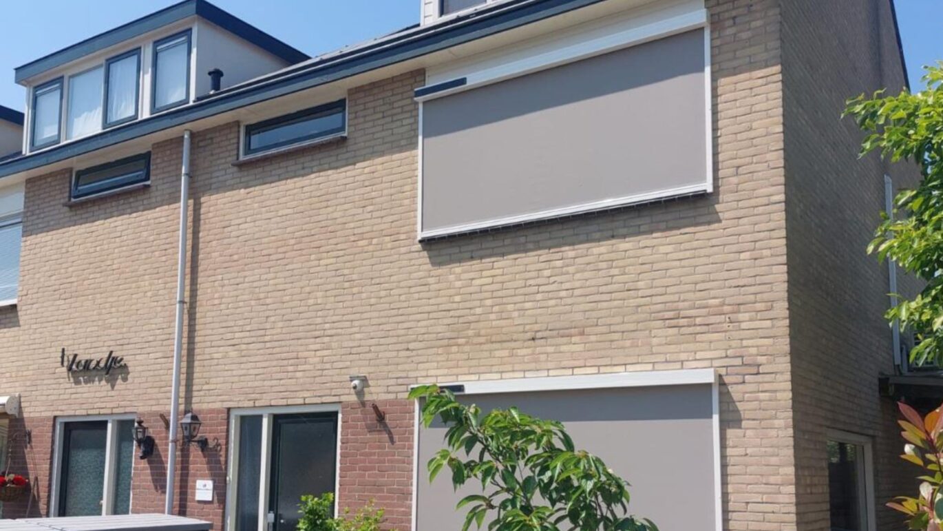 Byzon Solar Screens Q 2 boven elkaar bijgesneden